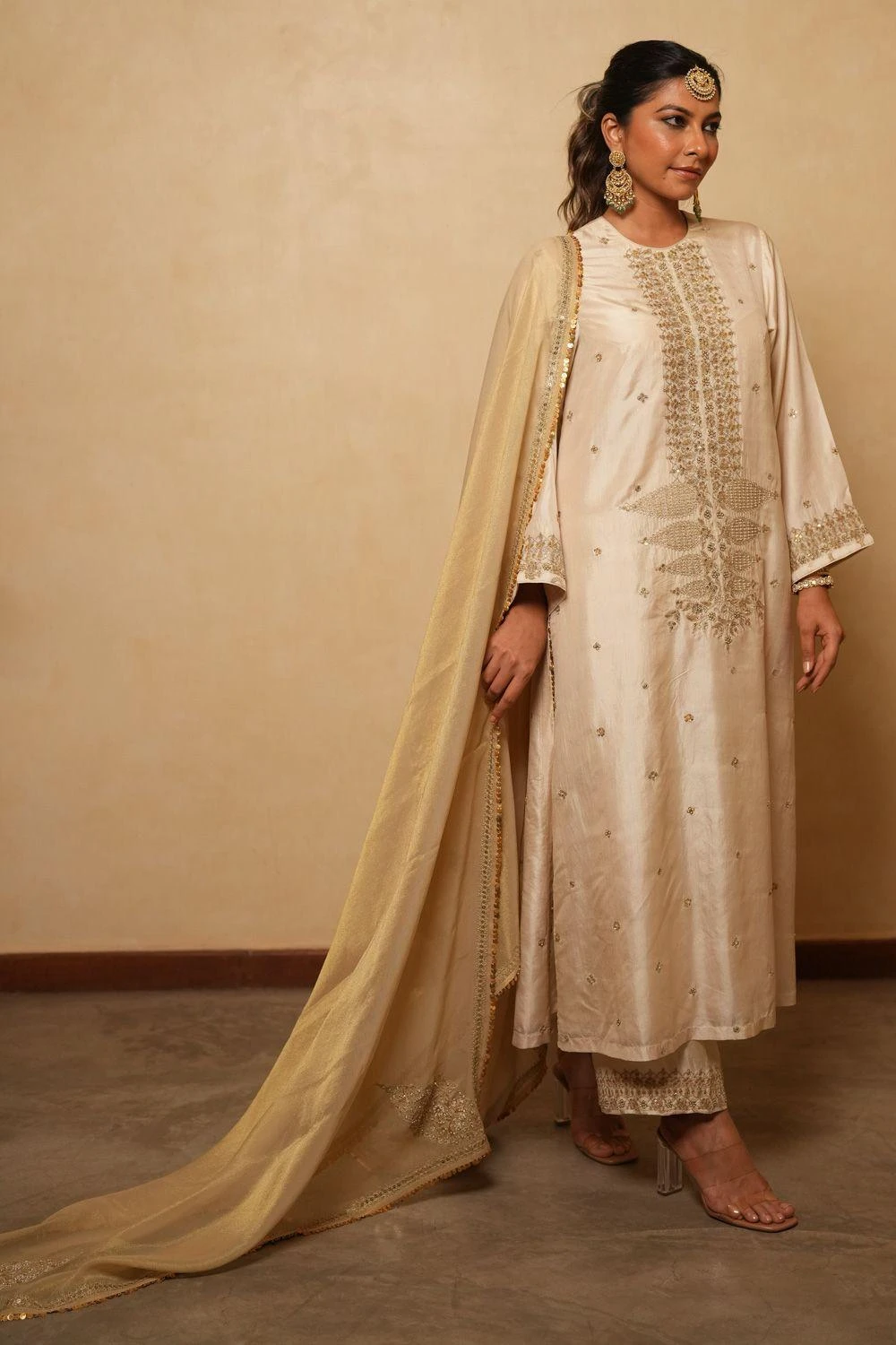 Pooja Keyur Off White Embellished Dupatta 4 Pooja Keyur Off White Embellished Dupatta - Image 2