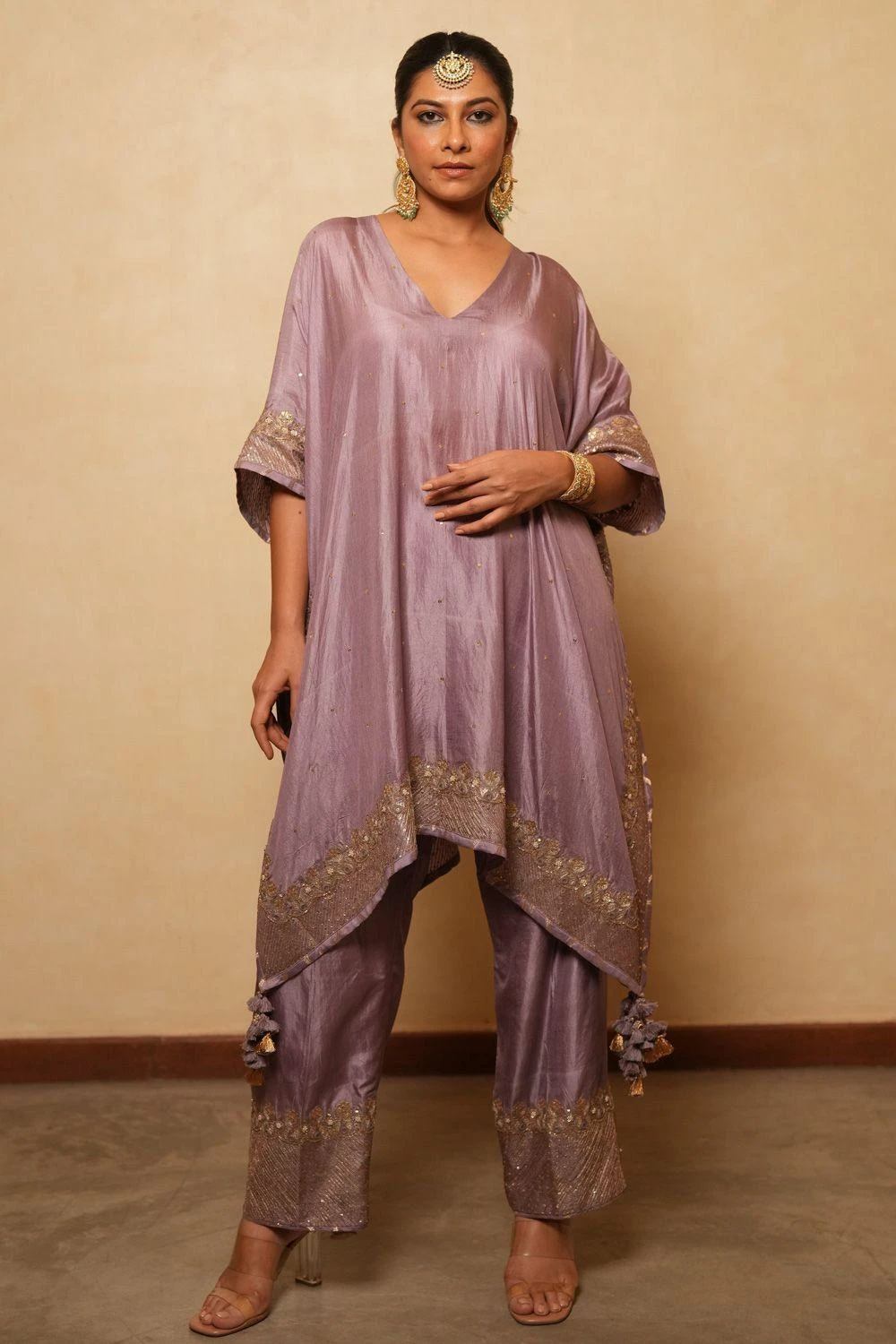 Pooja Keyur Lilac Embellished Kaftan Set 3 Pooja Keyur Lilac Embellished Kaftan Set