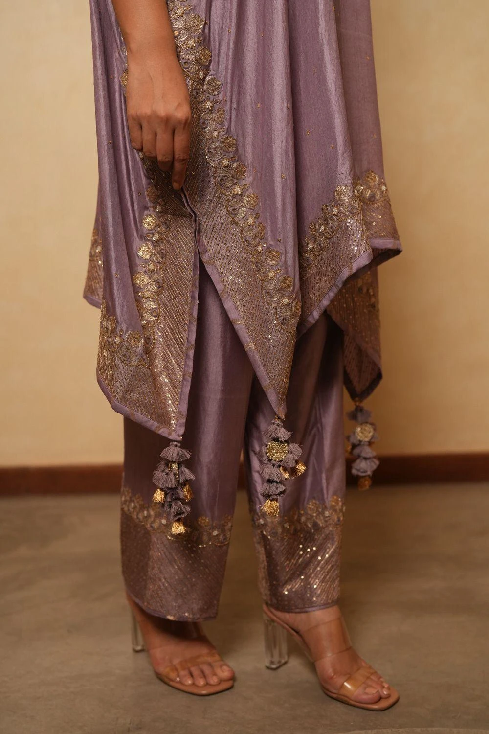 Pooja Keyur Lilac Embellished Kaftan Set 6 Pooja Keyur Lilac Embellished Kaftan Set - Image 4