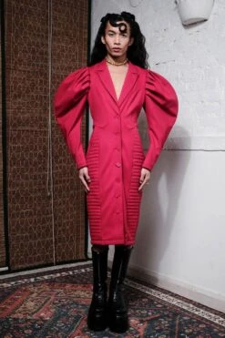 QUOD 2-D Wolf Wing Space Trench In Red