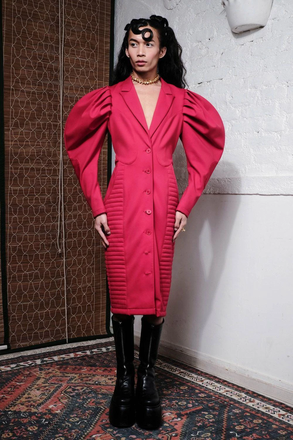 QUOD 2-D Wolf Wing Space Trench In Red 4 QUOD 2-D Wolf Wing Space Trench In Red - Image 2