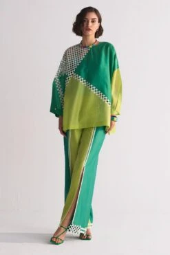 Ikai Green Colour Block Cutwork Box Shirt