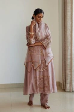 Sarang Kaur Grey Akaari Stole