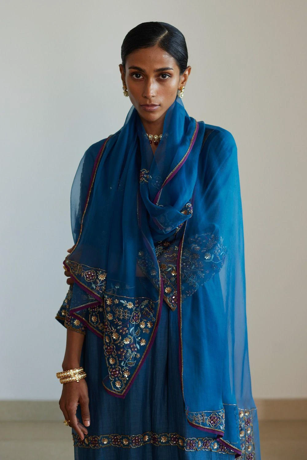 Sarang Kaur Blue Rekha Stole 6 Sarang Kaur Blue Rekha Stole - Image 4