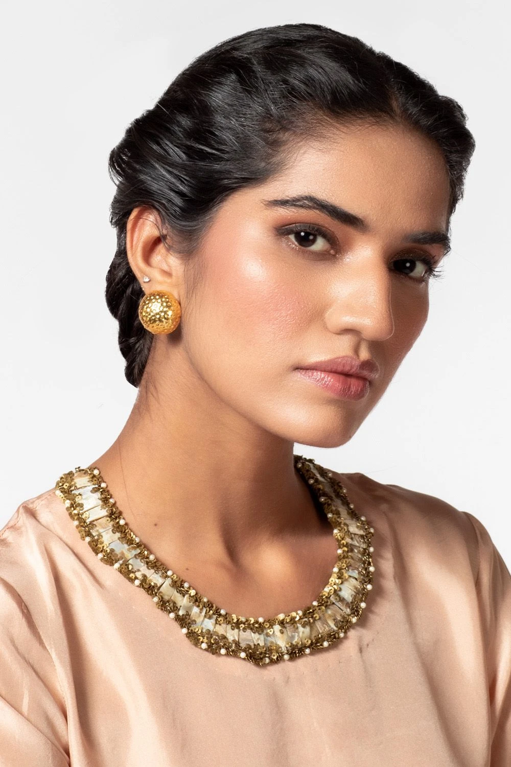 KOKOMMO Mother Of Pearl Collar Necklace 3 KOKOMMO Mother Of Pearl Collar Necklace