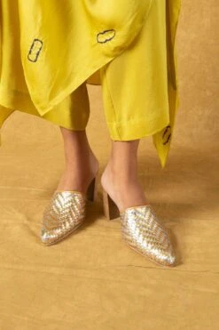 Inochhi Gold Tasselled Mules