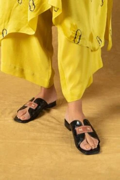 Inochhi Black Hand Embellished Flats