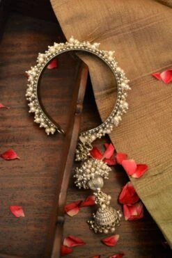 Heer- House Of Jewellery Mogra Tassel Kada