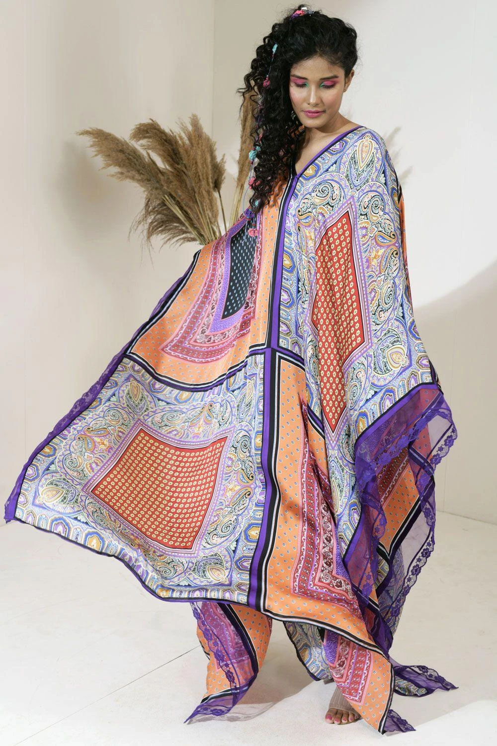 CAPISVIRLEO Printed Kaftan With Organza & Lace Details 4 CAPISVIRLEO Printed Kaftan With Organza & Lace Details - Image 2