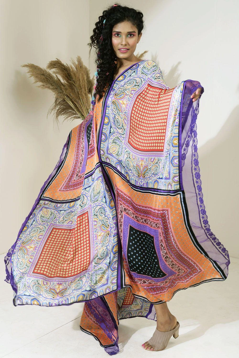 CAPISVIRLEO Printed Kaftan With Organza & Lace Details 5 CAPISVIRLEO Printed Kaftan With Organza & Lace Details - Image 3