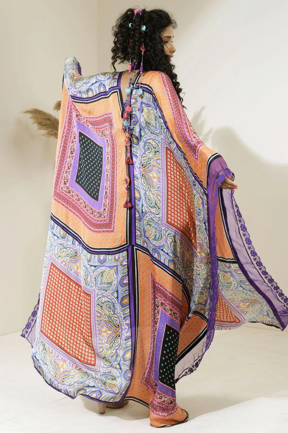 CAPISVIRLEO Printed Kaftan With Organza & Lace Details 7 CAPISVIRLEO Printed Kaftan With Organza & Lace Details - Image 5