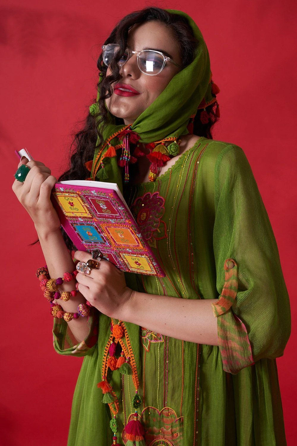 CAPISVIRLEO Green Chanderi Silk Stole 5 CAPISVIRLEO Green Chanderi Silk Stole - Image 3