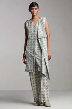 Alamelu Handloom Ikat Sleeveless Jacket