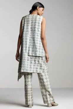 Alamelu Handloom Ikat Sleeveless Jacket -Inca Sales Store alme 001 3