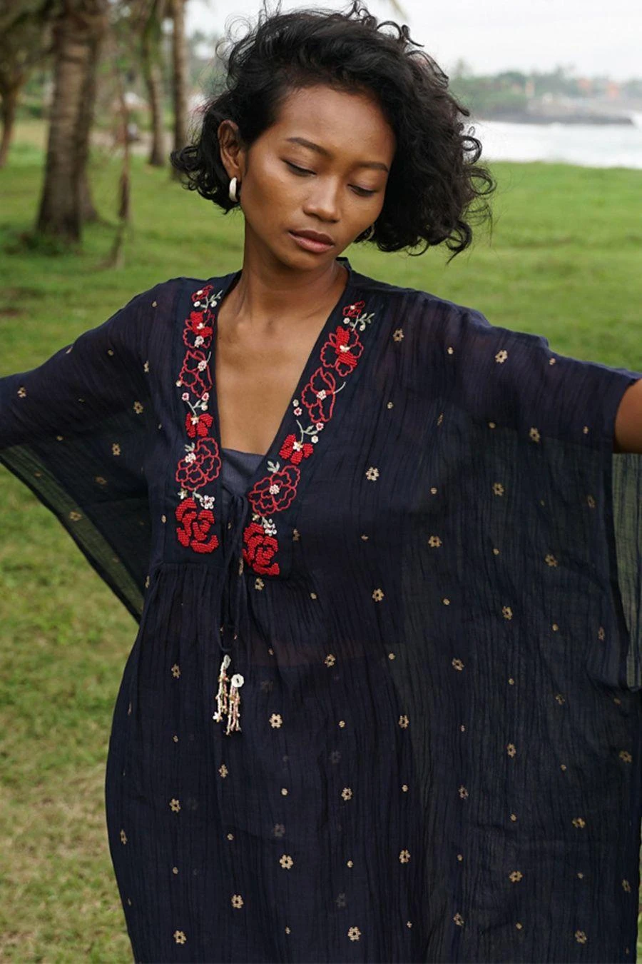 Baju Midnight Blue Floral Embellished Kaftan 5 Baju Midnight Blue Floral Embellished Kaftan - Image 3