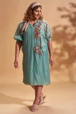 Half Full Curve Floral Cluster Midi Dress