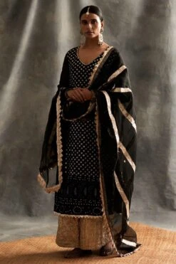 Itrh Black & Silver Lampi Kurta Set