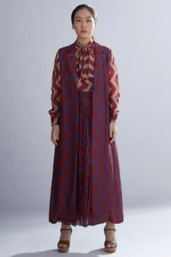 KoAi Zig Zag Patterned Sleeveless Cape