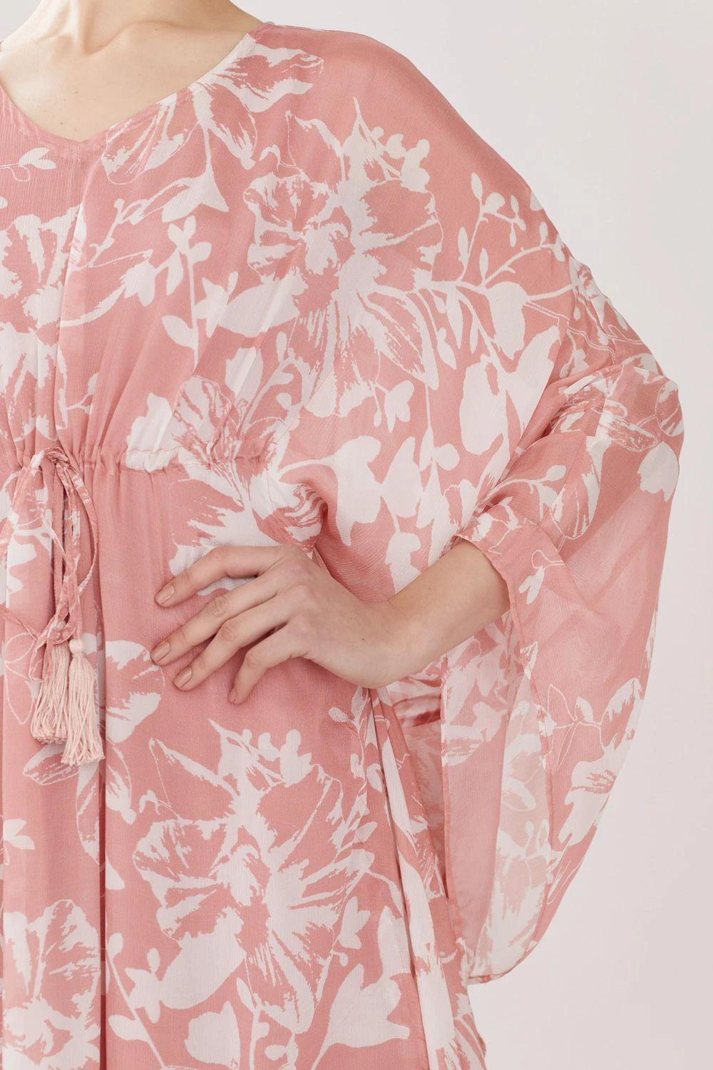 KoAi Pink & White Floral Kaftan 5 KoAi Pink & White Floral Kaftan - Image 3