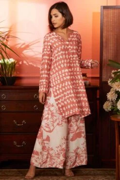 KoAi Pink & White Abstract Print Kurta
