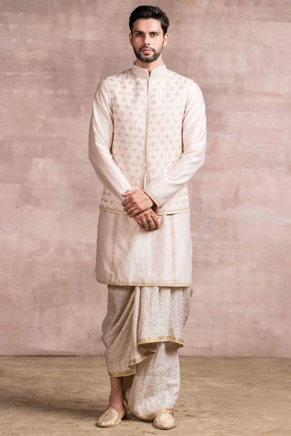 Tarun Tahiliani Men Beige Chikankari Embroidered Bundi Jacket 3 Tarun Tahiliani Men Beige Chikankari Embroidered Bundi Jacket