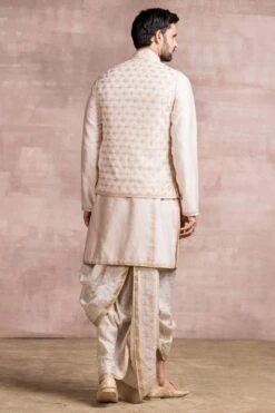 Tarun Tahiliani Men Beige Chikankari Embroidered Bundi Jacket 8 Tarun Tahiliani Men Beige Chikankari Embroidered Bundi Jacket -Inca Sales Store mg awu ckn wc 2 3
