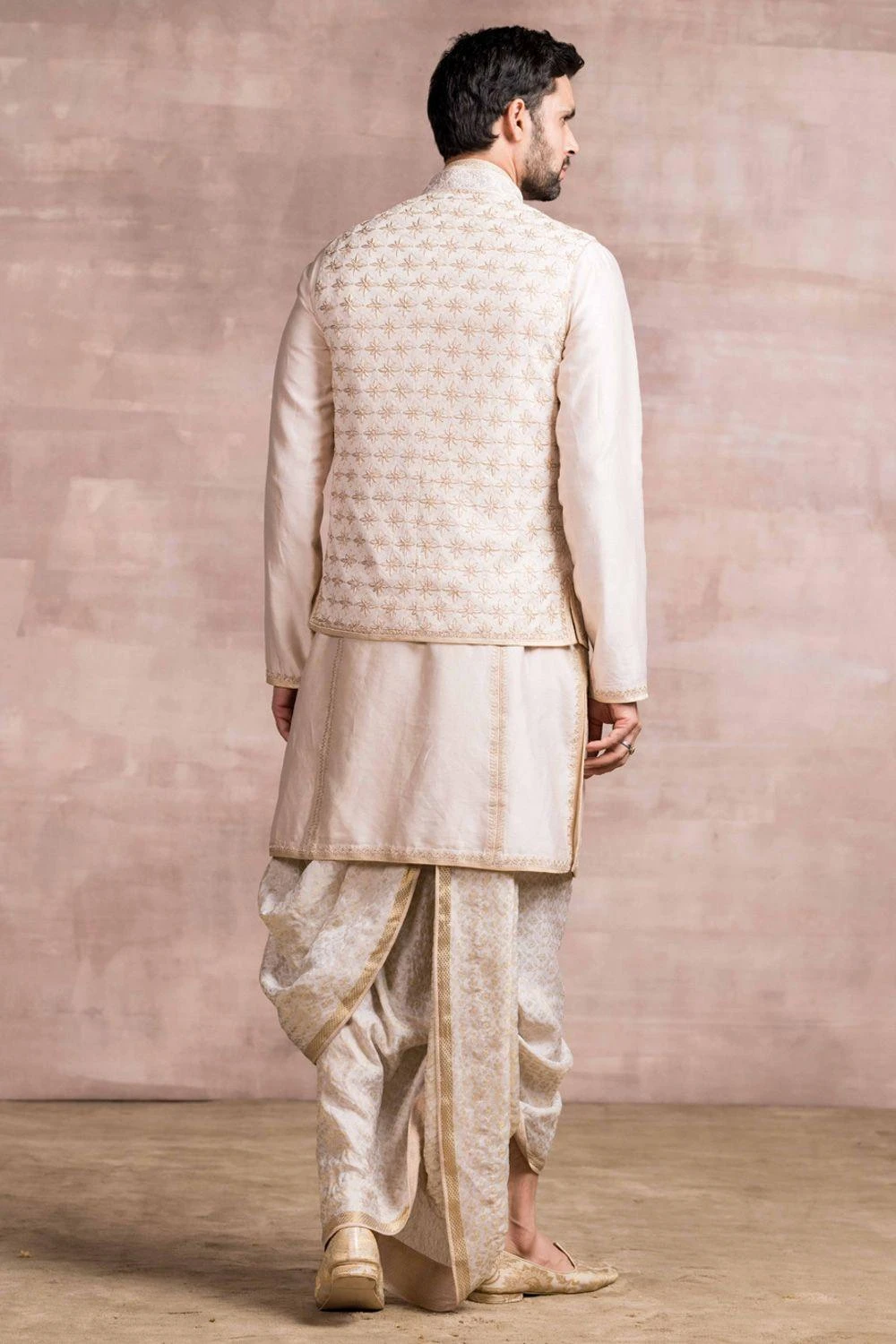 Tarun Tahiliani Men Beige Chikankari Embroidered Bundi Jacket 5 Tarun Tahiliani Men Beige Chikankari Embroidered Bundi Jacket - Image 3