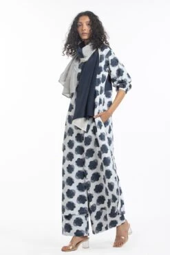 Three Back Yoke Floral Jacket Set With Scarf