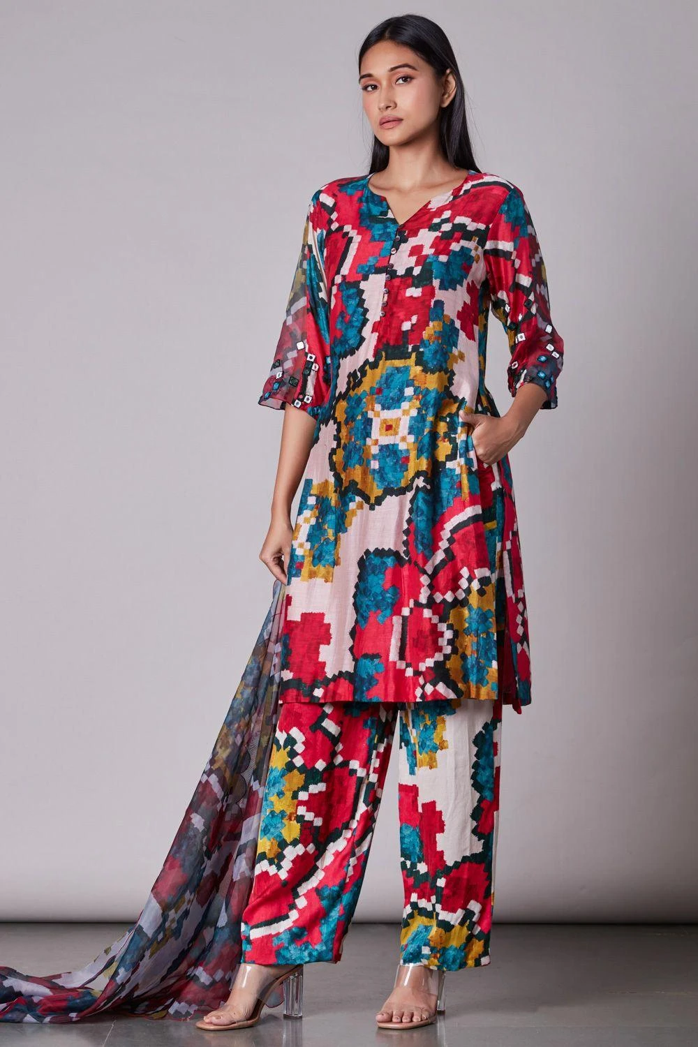 Saaksha & Kinni Ikat Print Organza Dupatta 3 Saaksha & Kinni Ikat Print Organza Dupatta