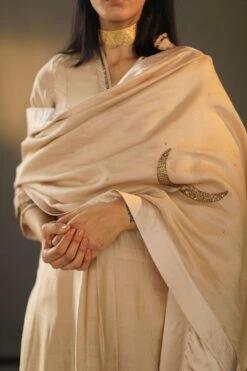 Shorshe Beige Chanderi Stole With Zardosi Embroidery -Inca Sales Store stl chand beg chnd 4