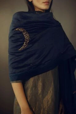 Shorshe Navy Chanderi Stole With Zardosi Embroidery -Inca Sales Store stl chand nvy chnd 3