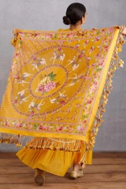 Torani Sunhera Roshay Latkan Scarf