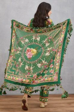 Torani Panna Roshay Latkan Scarf
