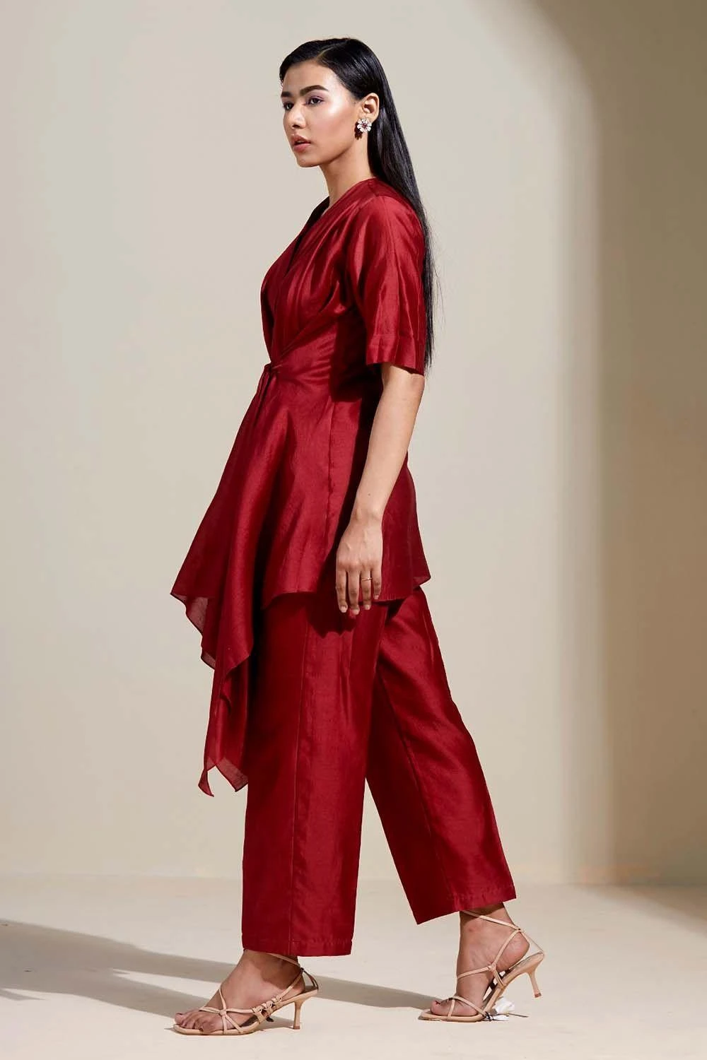 Twinkle Hanspal Maroon Handloom Chanderi Co Ord Set 4 Twinkle Hanspal Maroon Handloom Chanderi Co Ord Set - Image 2